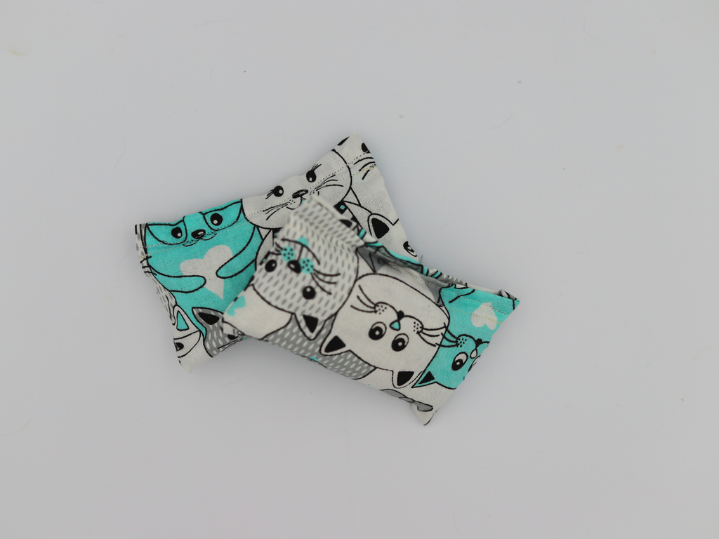 Crinkle Pillow - Cat Show Live - Meow Avenue Cat Store