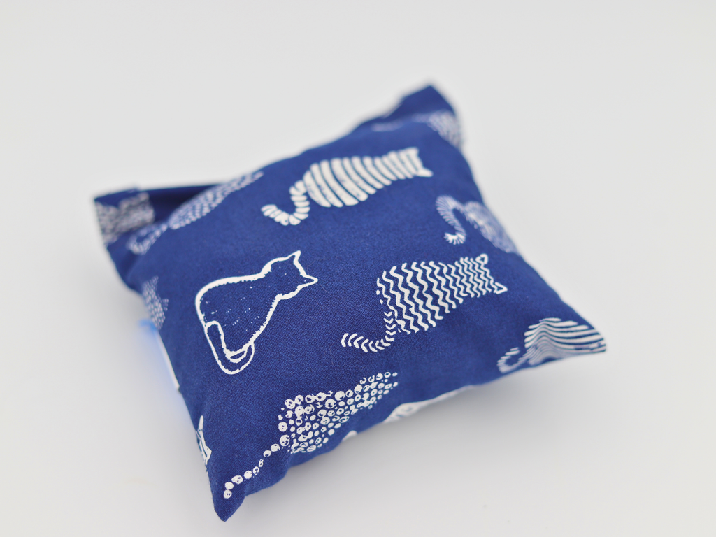 Snowball - Cat Show Live - Meow Avenue Cat Store